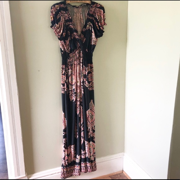 Dresses & Skirts - Maxi dress